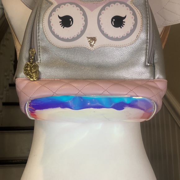 Kids Size BETSEY JOHNSON Luv Betsey Holographic Owl Backpack Adjustable Straps - Picture 4 of 17
